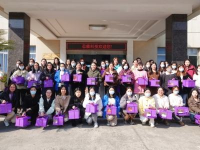 �������ſƼ���չ���ഺ�������������ۡ����˸�Ů�ڵ��������˶�